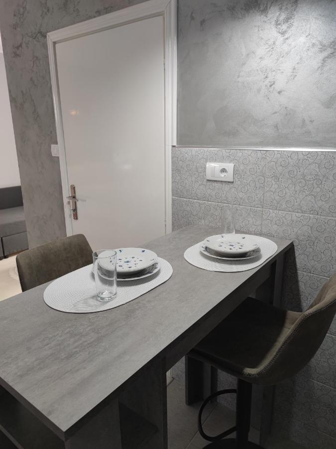 Flora Apartment Surčin 外观 照片